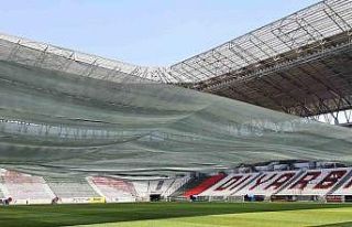 Yeni Diyarbakır Stadyumu çimleri sıcaklara karşı...