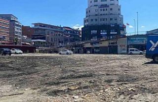 Yıkılan alandaki çöpler temizlendi