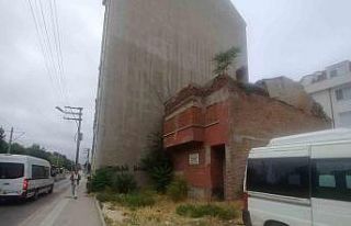 Yıkılma tehlikesi varsa yıllardır ne bekleniyor?