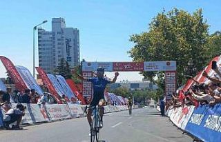 100. Yıl Cumhuriyet Bisiklet Turu 1. TBMM’nin önünde...