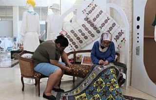 10 santimetreye 36 düğüm atılarak 2 yılda tamamlanan...