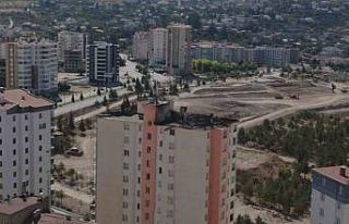 1 işçiye mezar olan çatı yangının son hali havadan...