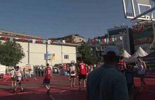 3x3 sokak basketbol turnuvasına yoğun ilgi