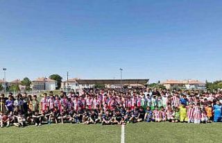 400 sporcuyla futbol şenliği