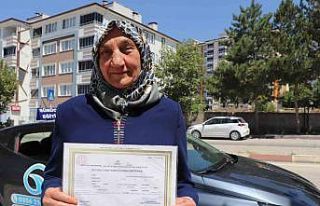 43 yıllık eşi için 67 yaşında ehliyet sınavına...