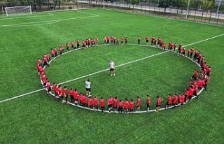 500 çocuğa futbol eğitimi