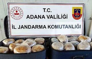 Adana’da bir araçta 20 kilo esrar ele geçirildi