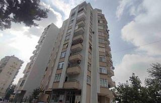 Adana’da cinnet getiren adam eşi ve çocuğunu...