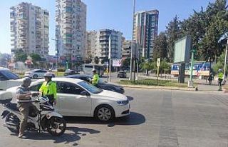 Adana’da trafik ekiplerinden "yaya" uyarası