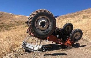Adıyaman’da traktör devrildi: 1 yaralı