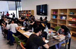 Adres Okuma Salonu dolup taşıyor