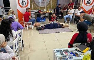 Afet durumunda hayatta kalma dersi veriliyor