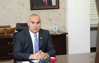 Ağrı Valisi Mustafa Koç, şehitlik ziyareti ile...