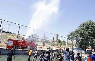 Aksaray’da 41 derece sıcaklıkta bunalanları itfaiye...