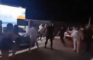 Alaçatı’da eğlence mekanı çalışanları müşterileri...