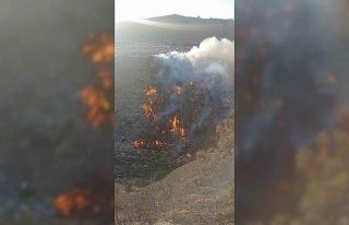 Alaşehir’de eski çöp depolama alanında yangın