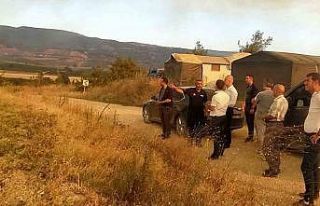 Alevler köye ulaşmasın diye buğday tarlalarını...