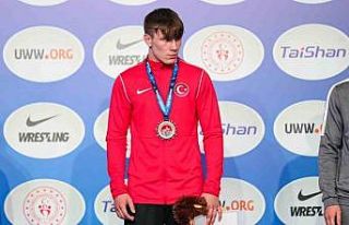 Alkan Akar’dna bronz madalya