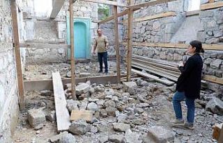 Alvarlı Efe’nin 21 yıl hizmet verdiği cami restore...