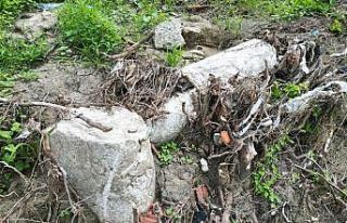 Amasra’daki sel antik su kanalının parçalarını...