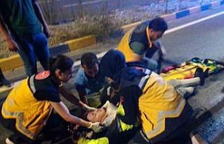 Ani fren yapan otomobil nedeniyle motordan düştü:...