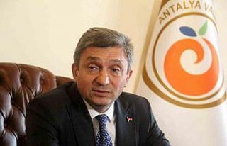 Antalya Valisi Şahin göreve başladı, ayağının...