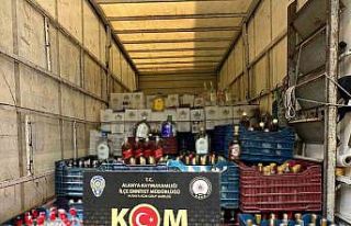 Antalya’da 2 bin 550 litre sahte alkol ele geçirildi
