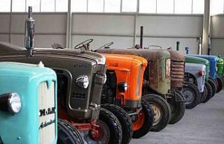 Antika traktör koleksiyonu yaptı, hedefi Traktör...