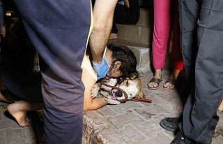 Apartmanda çıkan yangında can pazarı yaşandı:...