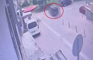 Aracıyla çarptığı ağaçların altında kalmıştı:...