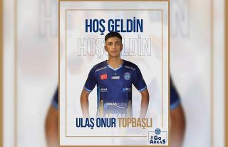 Arkas Spor, Ulaş Onur Topbaşlı’yı transfer etti