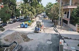 Atatürk Bulvarı’nda alt ve üstyapı çalışmaları...