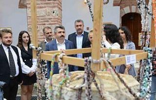 Atık kumaşlar kıyafete dönüştü