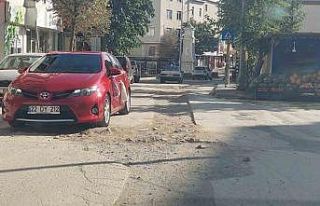 Avrupa’ya açılan ilçenin yolları delik deşik...