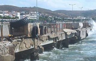 Avşa Adası’nı fırtına vurdu