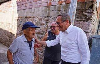 Ayvalık’ta Mesut Ergin’den gece gündüz sokak...