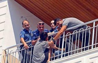 Babasından daire talebi reddedilen genç kadın çılgına...