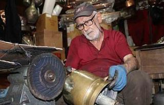 Babasından devraldığı mesleği devredecek çırak...