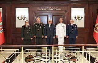Bakan Güler’den Genelkurmay Başkanı Gürak’a...