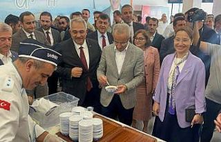 Bakan Uraloğlu, Gaziantep’te aşure yedi