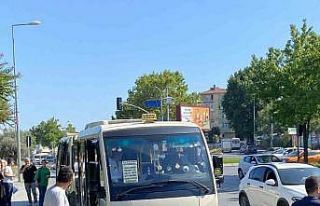 Bakırköy’de kemer takmayınca ceza kesilen minibüsçüden...