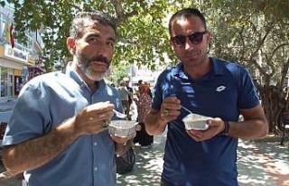 Balıkesir’de bin 500 kişiye aşure ikramı