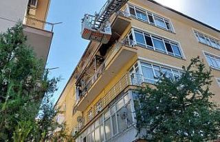 Balkonda patlayan buzdolabı yangına sebep oldu