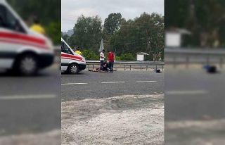 Bariyerlere çarpan motosiklet sürücüsü öldü