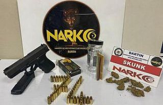 Bartın’da bir araçtan uyuşturucu ve suikast silahı...