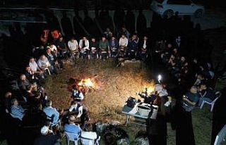 Başkan Demir’den yol yapım ekipleriyle gece mesaisi