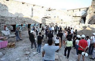 Başkan Palancıoğlu, Mimarlar Odası ile Gön Han’da...