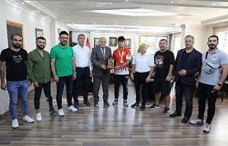 Başkan Pekmezci Avrupa şampiyonunu kabul etti