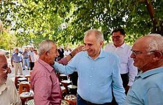 Başkan Zolan baba ocağında hemşehrileriyle kucaklaştı