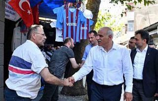 Başkan Zorluoğlu Akçaabat’ta esnaf ve vatandaşlarla...
